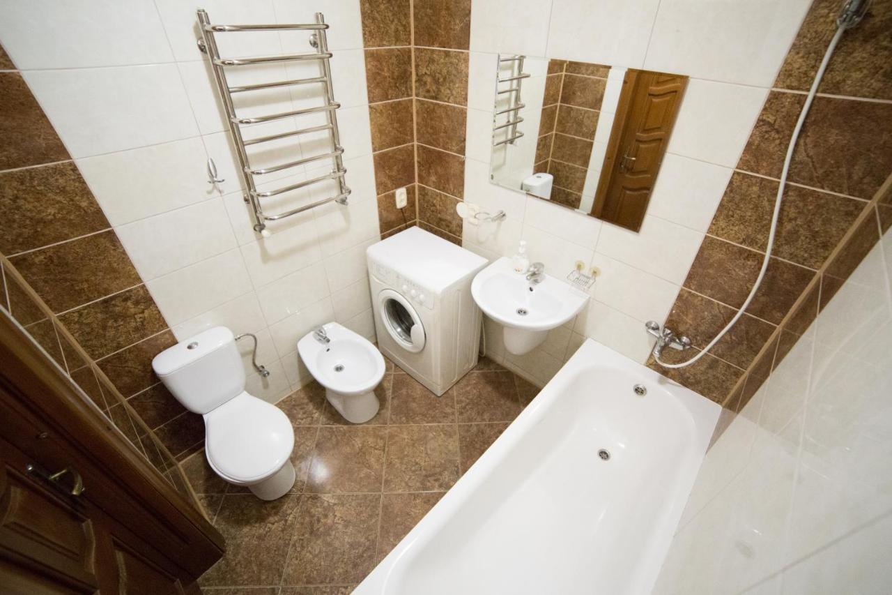 Apartment On Virmenska 3, With 2 Separate Bedrooms Lviv Exterior photo