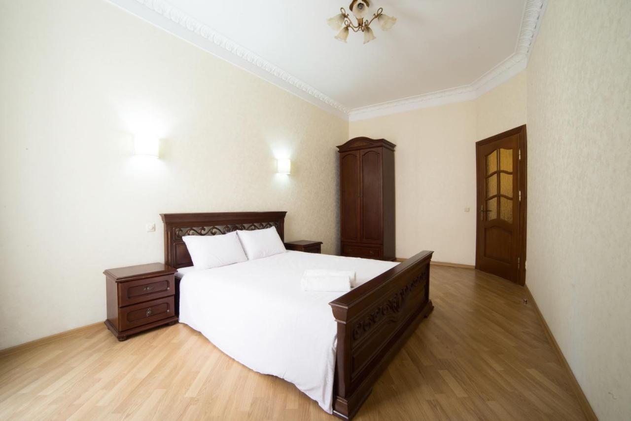 Apartment On Virmenska 3, With 2 Separate Bedrooms Lviv Exterior photo