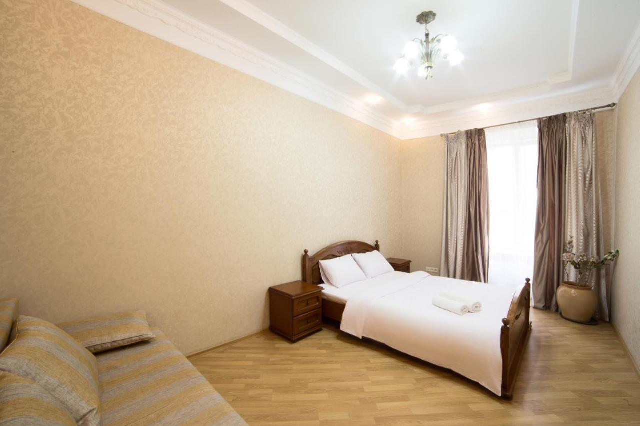 Apartment On Virmenska 3, With 2 Separate Bedrooms Lviv Exterior photo
